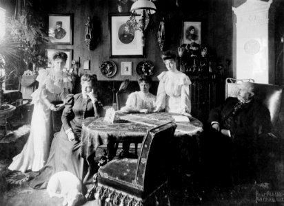 Blick in einen großbürgerlichen Salon (Kiel 45.119)