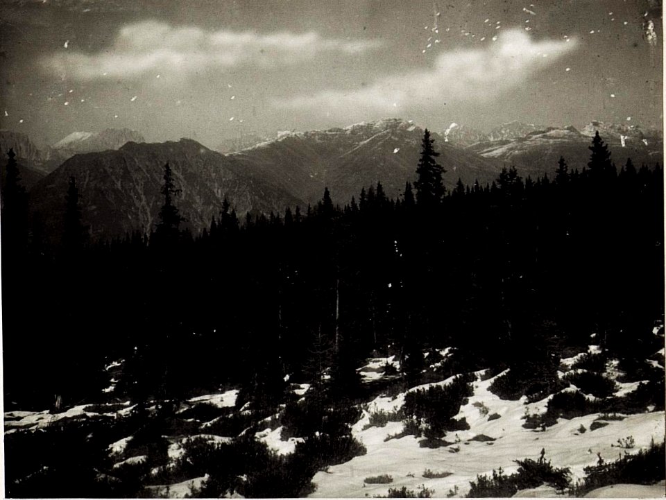 Blick nach Norden vom Plateau von Bambesta. (BildID 15575445)