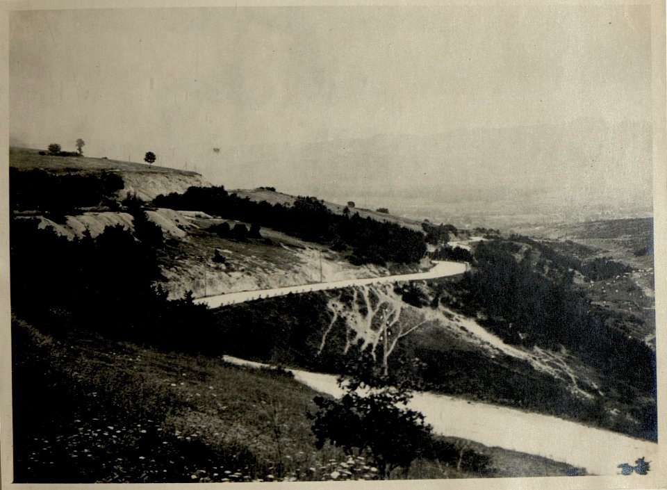 Blick ins Rosenthal zwischen Tulovo und Zmeyovo (BildID 15545434)
