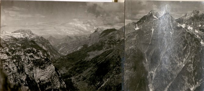 Blick vom Art-Beobachter am Kl.Schlichtl auf itl.Kanzel, Raccolanatal, Saletto, Mt.Cimone, Col de Medeon, Gregnedul, Weissenbachspitz, Hochstell unten Fischkopf. (11-7.1917.) (BildID 15800583)