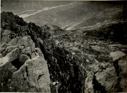 Blick vom Artillerie Beobachter mittleren ROMBON auf das Karstplateau. Aufgenommen am 23. Juli 1916. (BildID 15478346)
