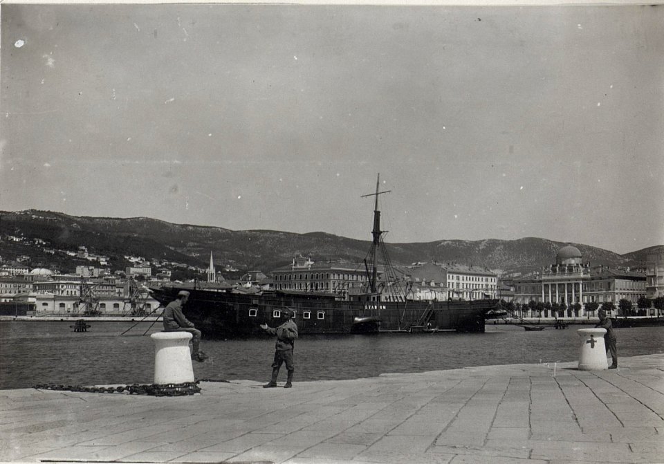 Blick vom Molo S.Carlo auf Governo Marito, Triest (BildID 15606299)