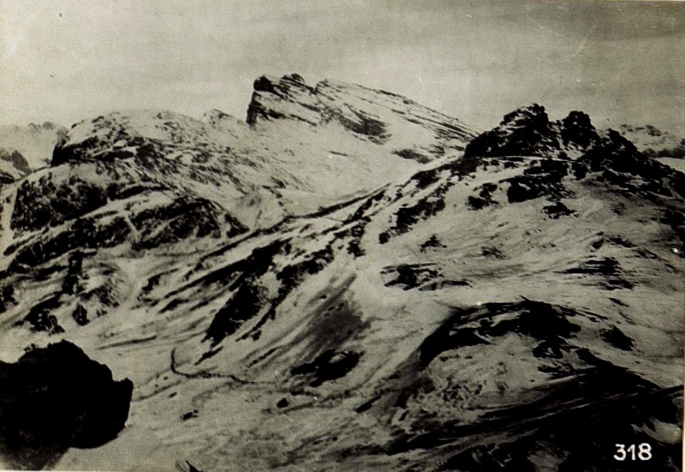 Blick vom Valparola - Sattel gegen Castello und Settsass. (BildID 15582520)