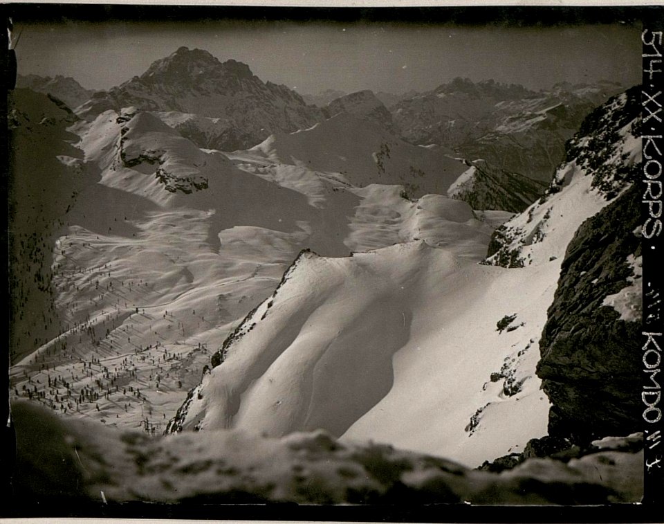 Blick vom kleinen Lagazuoi auf feindliche Stellungen (BildID 15733244)