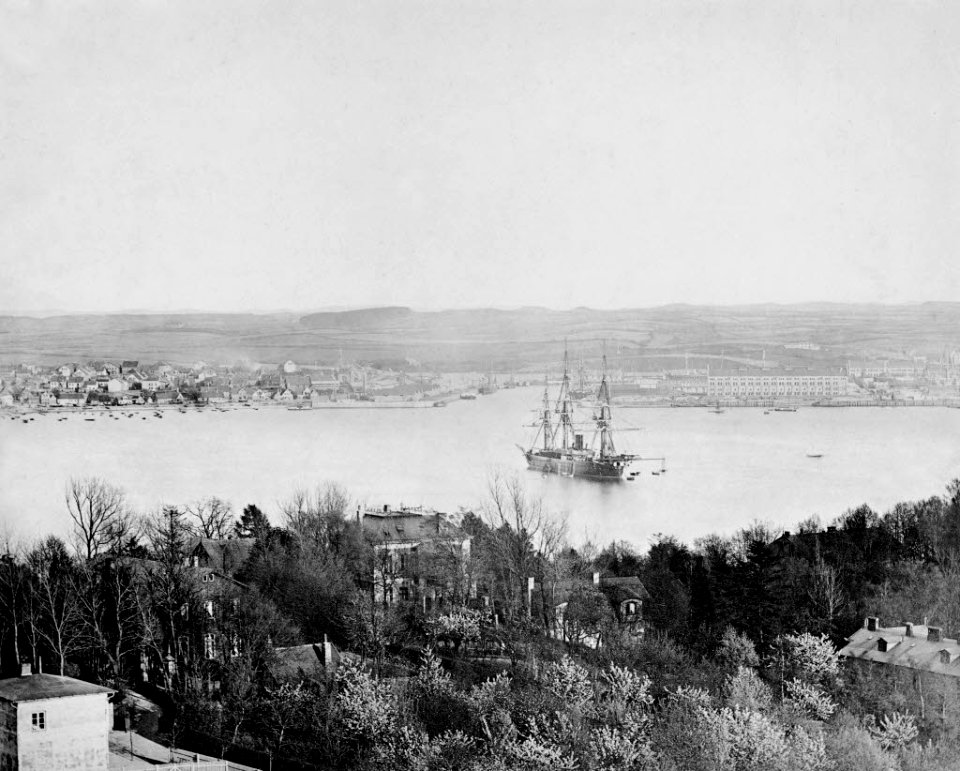 Blick vom Turm der Garnisonkirche am Niemannsweg auf das Ostufer (Kiel 44.681)