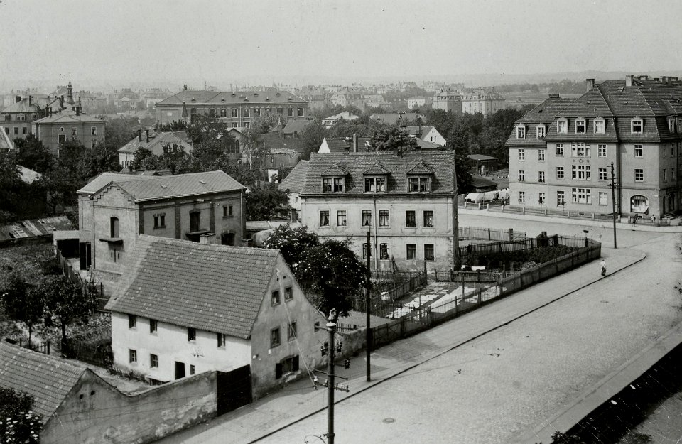 Blick vom Rathaus über die Hebbelstraße gegen die 12. Schule (Nr. 22) nach Südwest