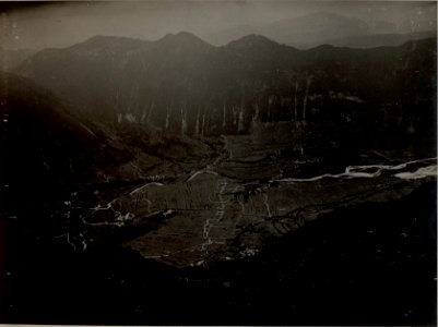 Blick vom ROMBONHANG in das FLITSCHERBECKEN. Aufgenommen am 23. Juli 1916. (BildID 15478234)