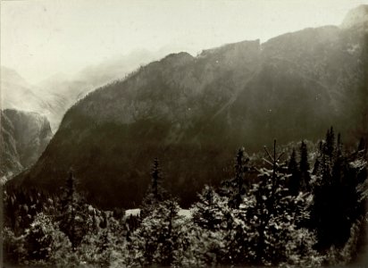 Blick vom Wege zur Kronalpe nach Süden auf MAlurch. Aufgenommen am 22.September 1915. (BildID 15462001)