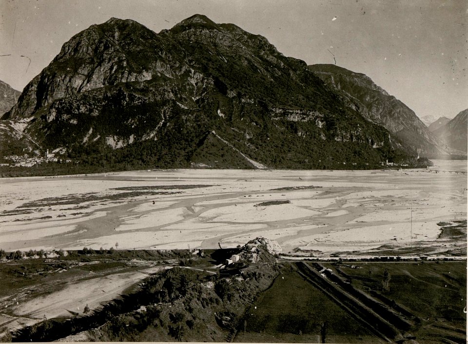 Blick vom Werk Osoppo gegen das Fellatal und der gesprengten Brücke. (BildID 15507087)