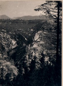 Blick von der Assa-Schlucht in die Mühlbach-Schlucht mit Roana.(Von unten gesehen.) (BildID 15647160)