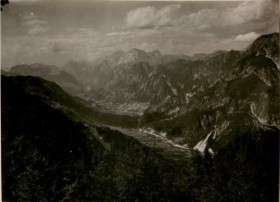 Blick vom Schiebriegel in's Canaltal. (23-8.1917.) (BildID 15802393)