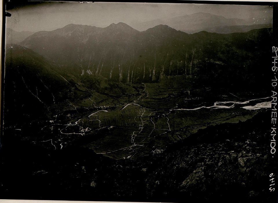 Blick vom Rombonhang in das Flitscherbecken. (BildID 15737038)