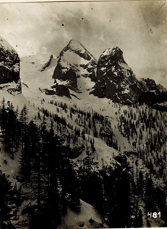 Blick von der Bamberger Hütte gegen die Vernellspitzen. (BildID 15582317)