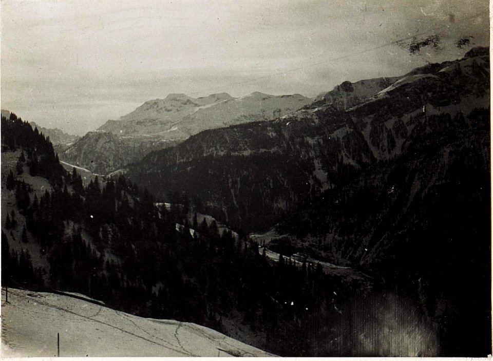 Blick von Cherz gegen Col di Rode, Col Toront etc. (BildID 15582436)