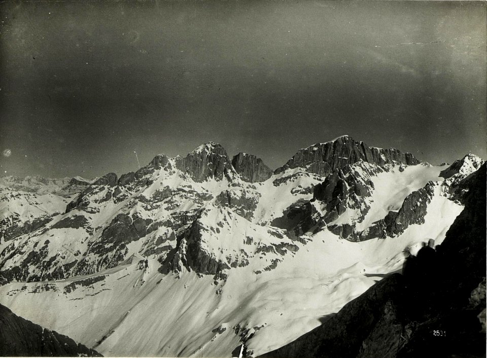 Blick von Cima di Costabella gegen Cadinwände, Marmolata, Sellagruppe. (BildID 15588602)