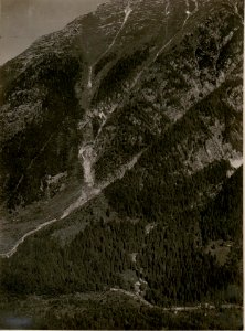 Blick von der deutschen Kanzel auf das Seebachtal, Grenzwiese mit dem Gregnedulhang. (15-7.1917.) (BildID 15800723)