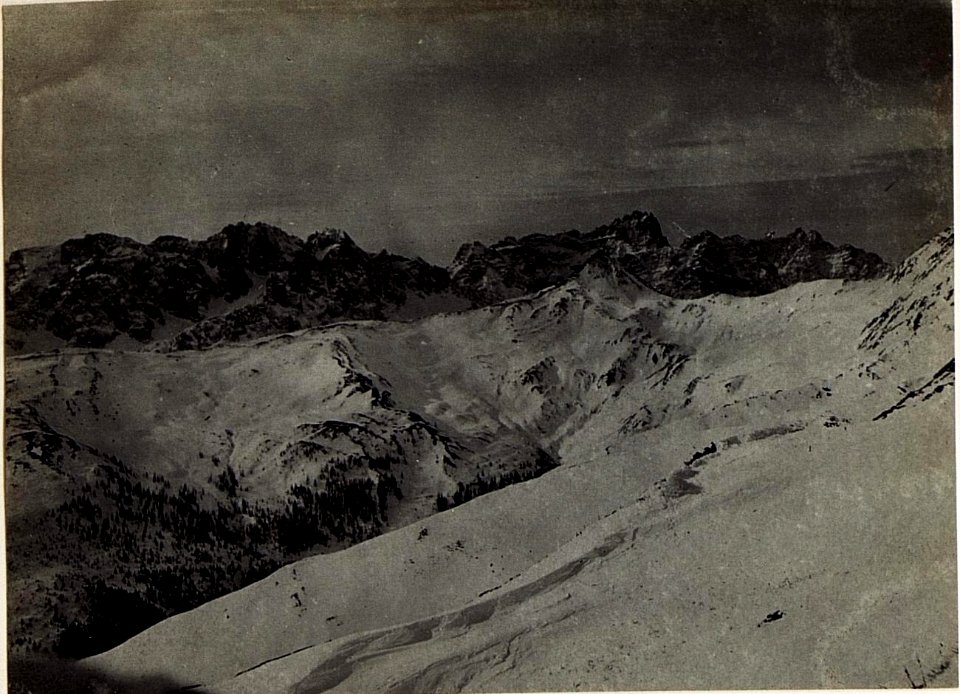 Blick von der Filmoorhöhe gegen Col Quaternà. (BildID 15583157)