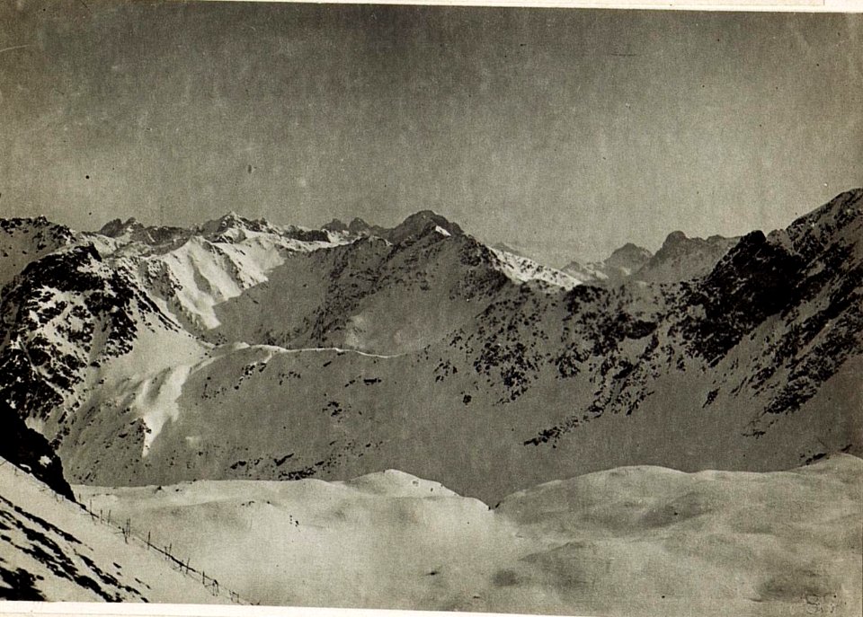 Blick von der Filmoorhöhe gegen Osten, Wildkareck, Porze, Heretkofel. (BildID 15583150)