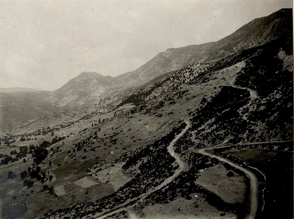 Blick von der 2ten Serpentine westl.926 gegen Raica. (BildID 15531947)