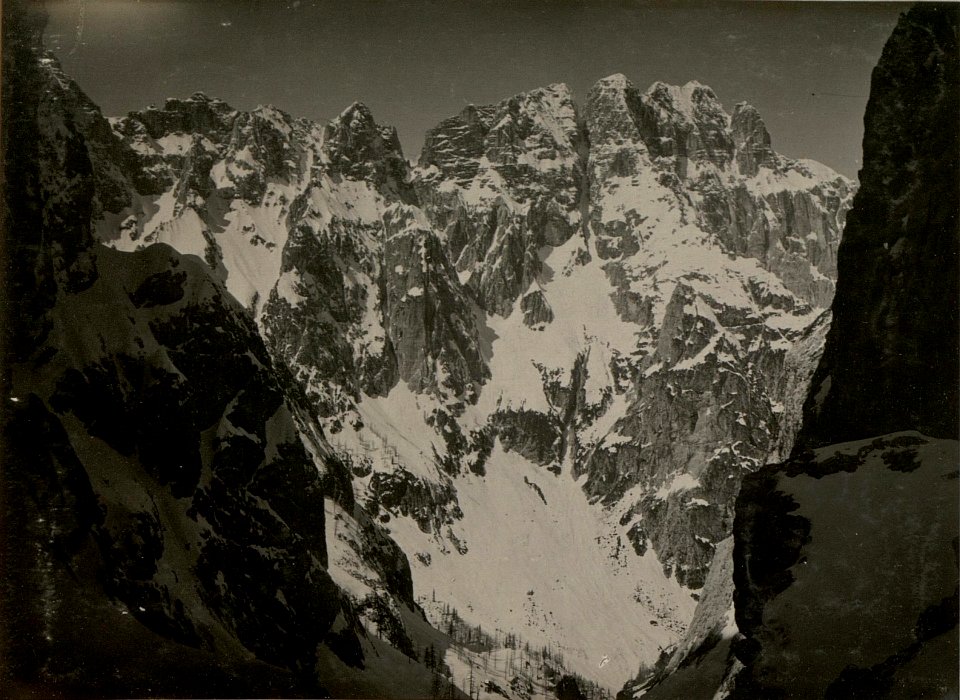 Blick von der Naboisscharte gegenden Montasch, aufgenommen am 4. Mai 1916 (BildID 15474207)