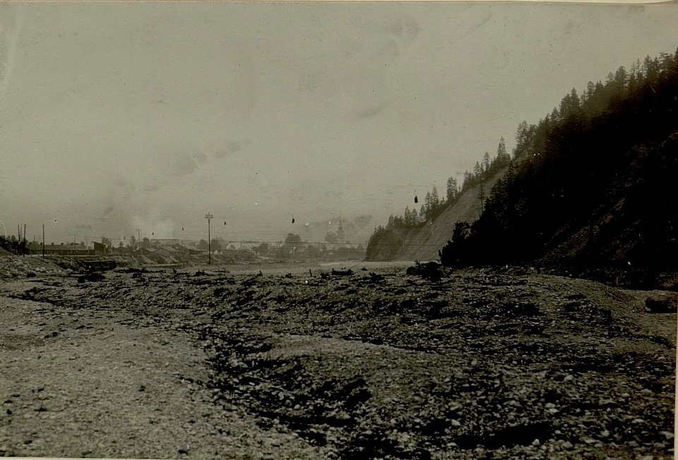 Blick von der Rohrbrücke (Mojstrovkastrasse) auf Kronau. (BildID 15480804)