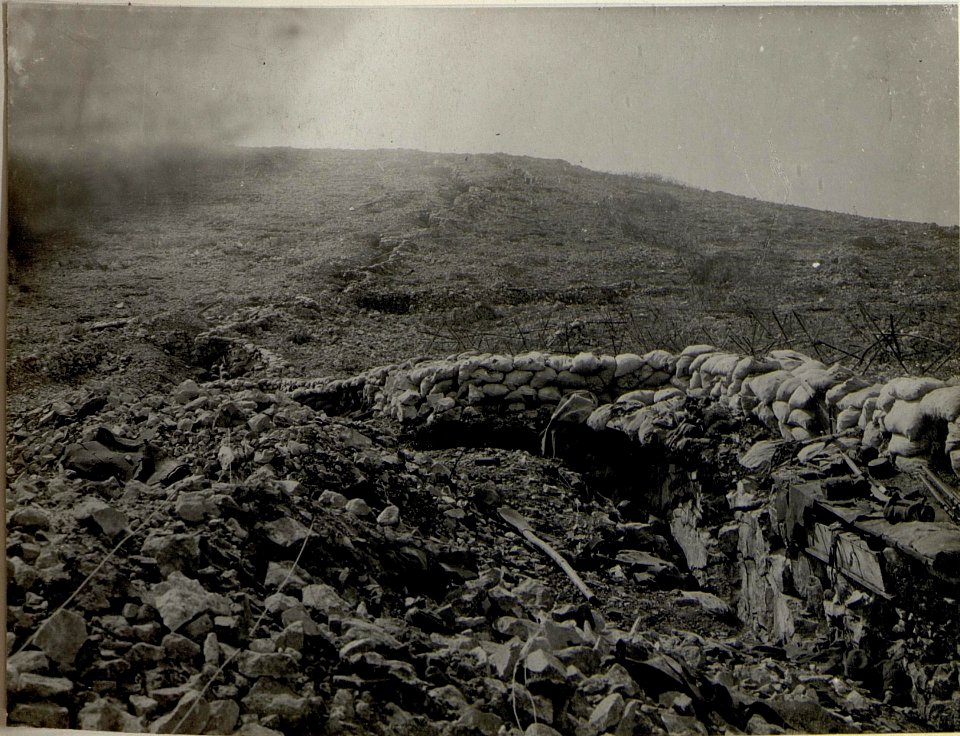 Blick von Kote 57 gegen Kote 77 (BildID 15547382)