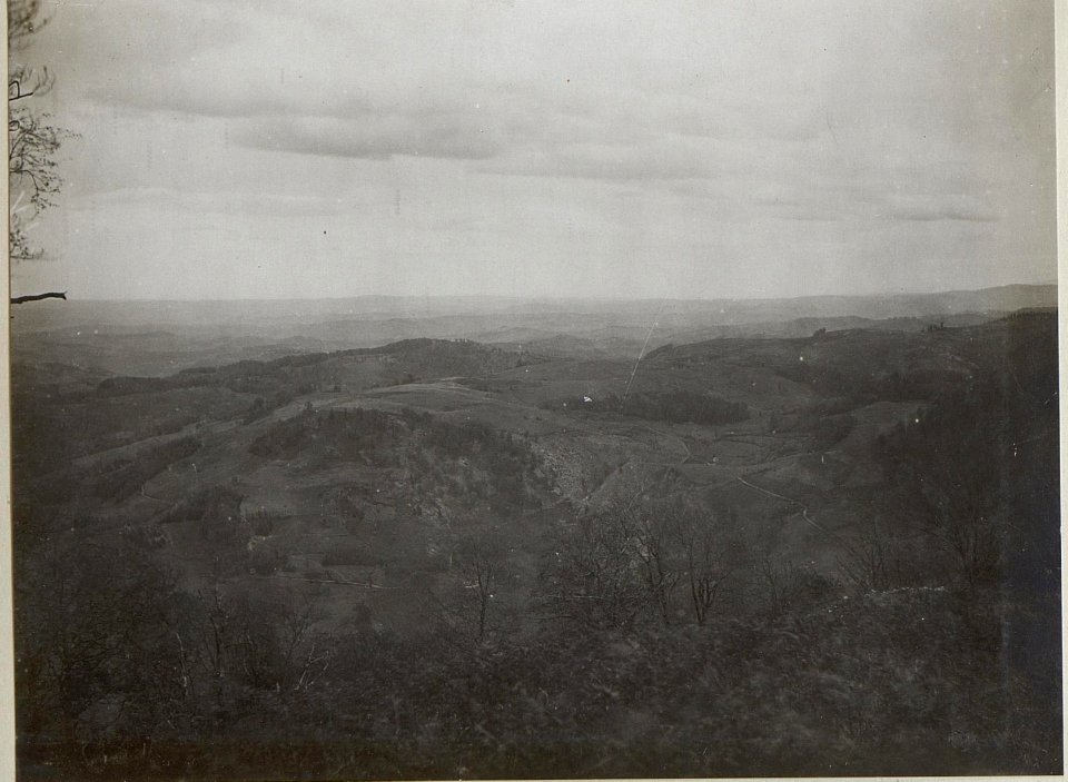 Blick von Kuline gegen Ravno Brdo und Kote 706 (BildID 15660464)