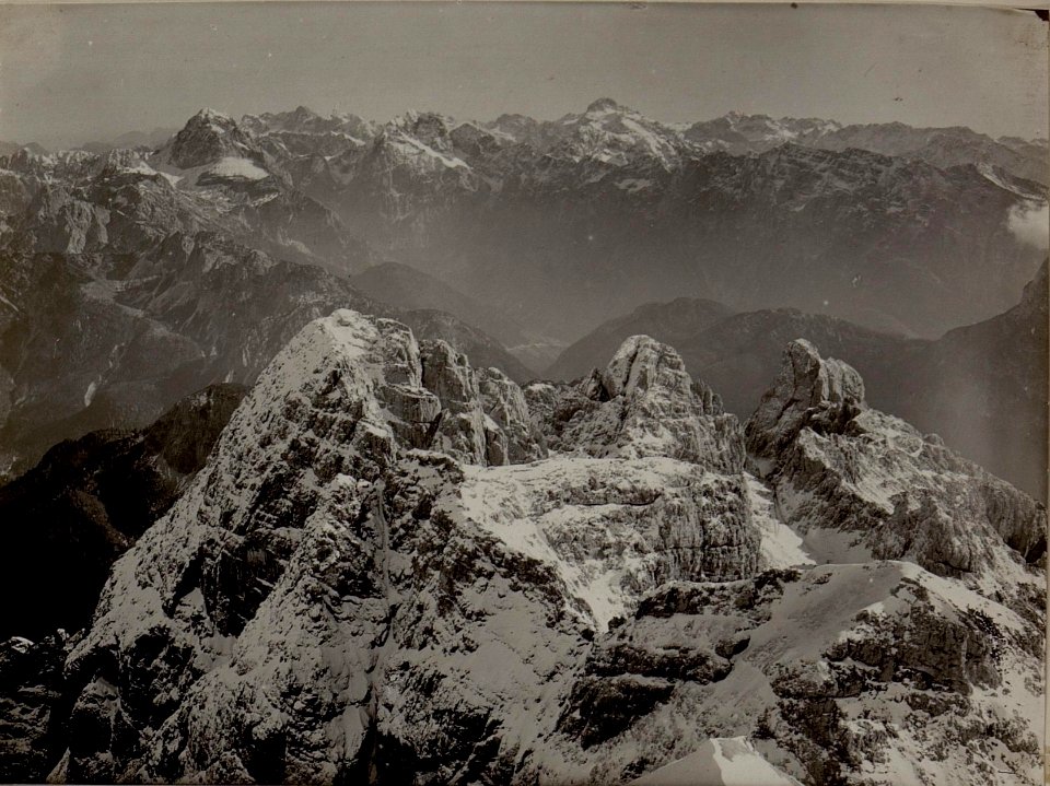Blick von der Wischberghütte auf die Weissenbachspitzen im Hintergrund Manhart und Triglav. (BildID 15483161)