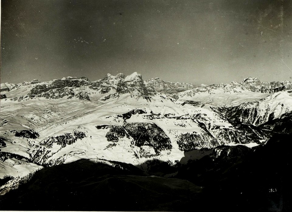 Blick von Mezzodikreuz, Monte Nuvolau, Col di Lana, Tofanagruppe, Zillertaleralpen. (BildID 15588518)