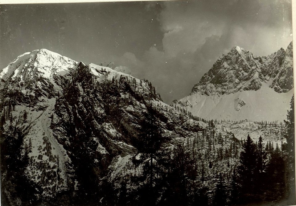 Blick von unterhalb der Biegenkopfwände gegen Wolayerpas. (BildID 15461196)