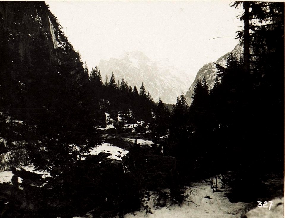Blick von Landro gegen Monte Piano, 29.1.1916. (BildID 15582849)