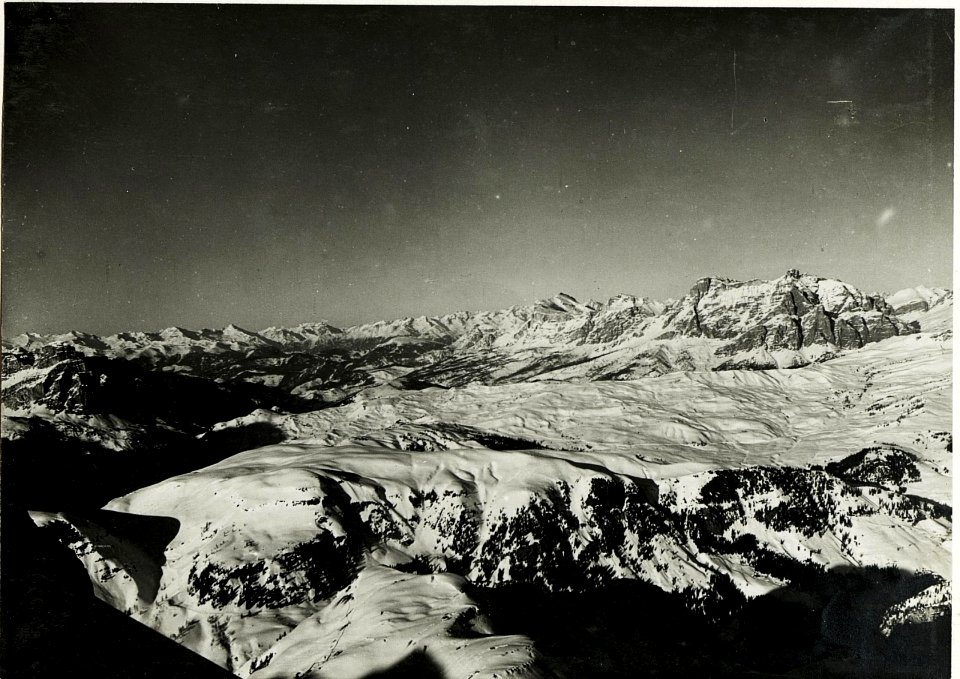 Blick von Mezzodikreuz, Monte Nuvolau, Col di Lana, Tofanagruppe, Zillertaleralpen. (BildID 15588511)