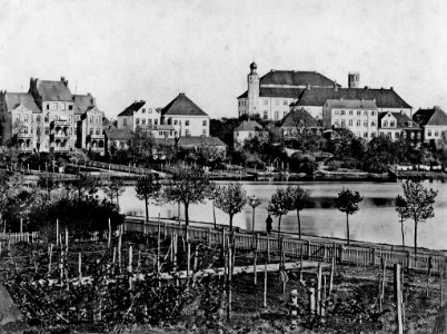 Blick über den Kleinen Kiel auf Gärten und Rückfronten der Häuser am Schloßgarten (Kiel 44.877)