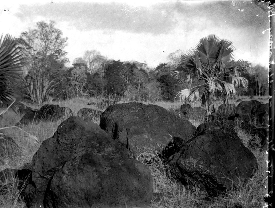 Blocksamling(på närmare håll än 74 coh 75). S-te Marie de Marovoay. Madagaskar - SMVK - 021885