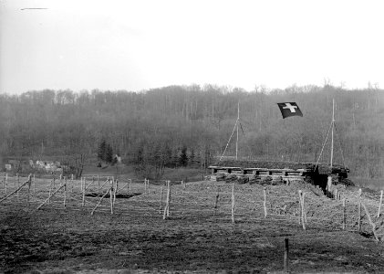 Blockhaus mit Drahthindernissen an der elsässischen Grenze - CH-BAR - 3238321