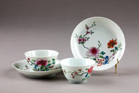 Blommigt kinesiskt porslin från 1700-talet - Hallwylska museet - 96108