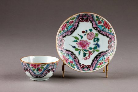 Blommigt kinesiskt porslin från 1700-talet - Hallwylska museet - 96110