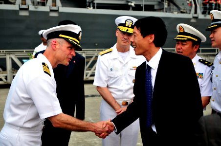 Blue Ridge arrives in Zhanjiang to promote maritime cooperation 150420-N-QL961-097