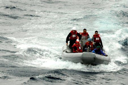 Blue Ridge rescues fishermen in Philippine Sea 150325-N-SX614-138
