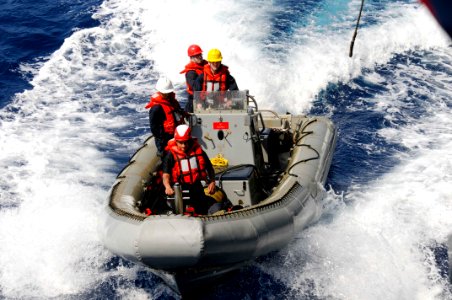 Blue Ridge Live-Fire Exercise & Man Overboard Drill 140325-N-CS616-089