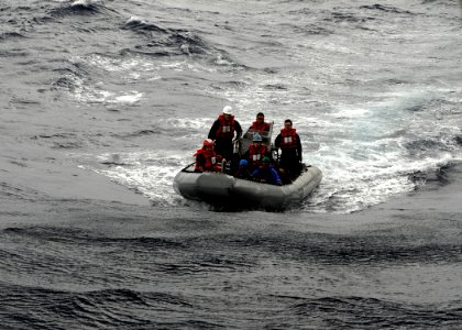 Blue Ridge rescues fishermen in Philippine Sea 150325-N-NT747-020