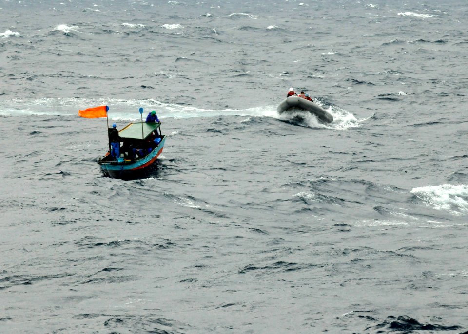 Blue Ridge rescues fishermen in Philippine Sea 150325-N-SX614-075
