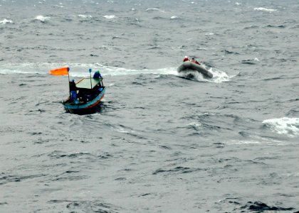 Blue Ridge rescues fishermen in Philippine Sea 150325-N-SX614-075