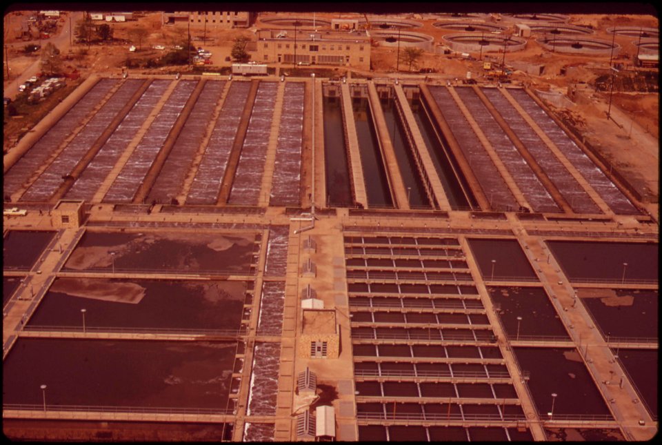 Blue-plains-sewage-treatment-plant-organic-pollutants-from-raw-sewage-are-absorbed-in-these-secondary-tanks-april-1973 7461381264 o