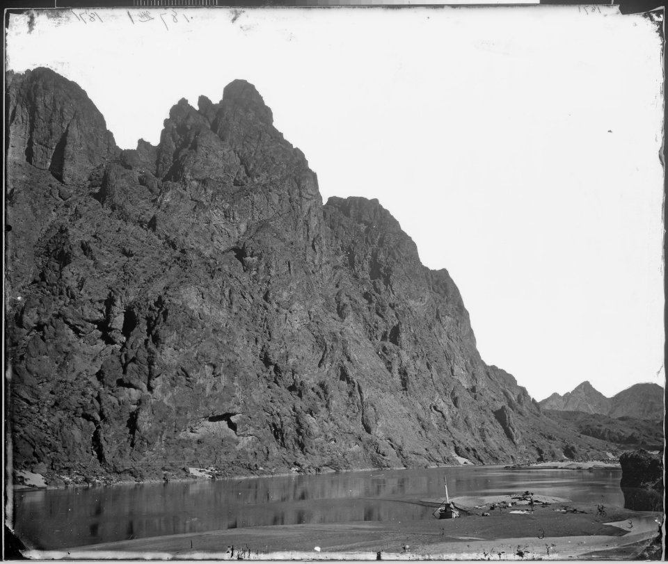 BLUFF OPPOSITE BIG HORN CAMP BLACK CANYON, COLORADO RIVER - NARA - 524229