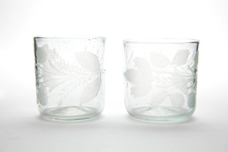 Blåsta glas med graverade växter, från 1700-talets första hälft - Skoklosters slott - 93441