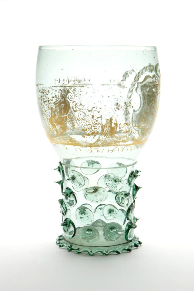 Blåst grönt glas målat med guld, från 1600-talets första hälft - Skoklosters slott - 93439