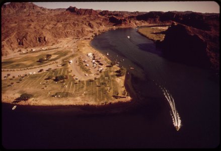 Boating-on-the-colorado-river-below-parker-dam-may-1972 6990463456 o