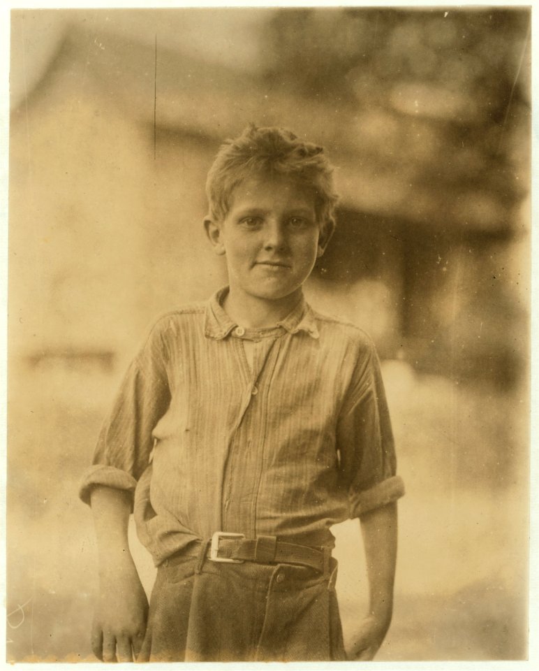 Bob Cook. Works in the Beaumont Mills, Spartenberg (sic), S.C. The youngest boy on the right hand end is Bob Cook works in spinning room -2. Said he had been working about a year. Began at LOC nclc.02592