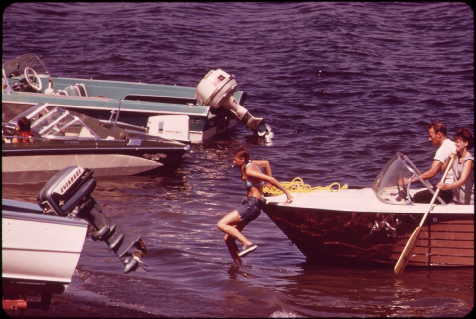 Boating-on-the-columbia-river-from-a-public-boat-launch-051973 4271584277 o